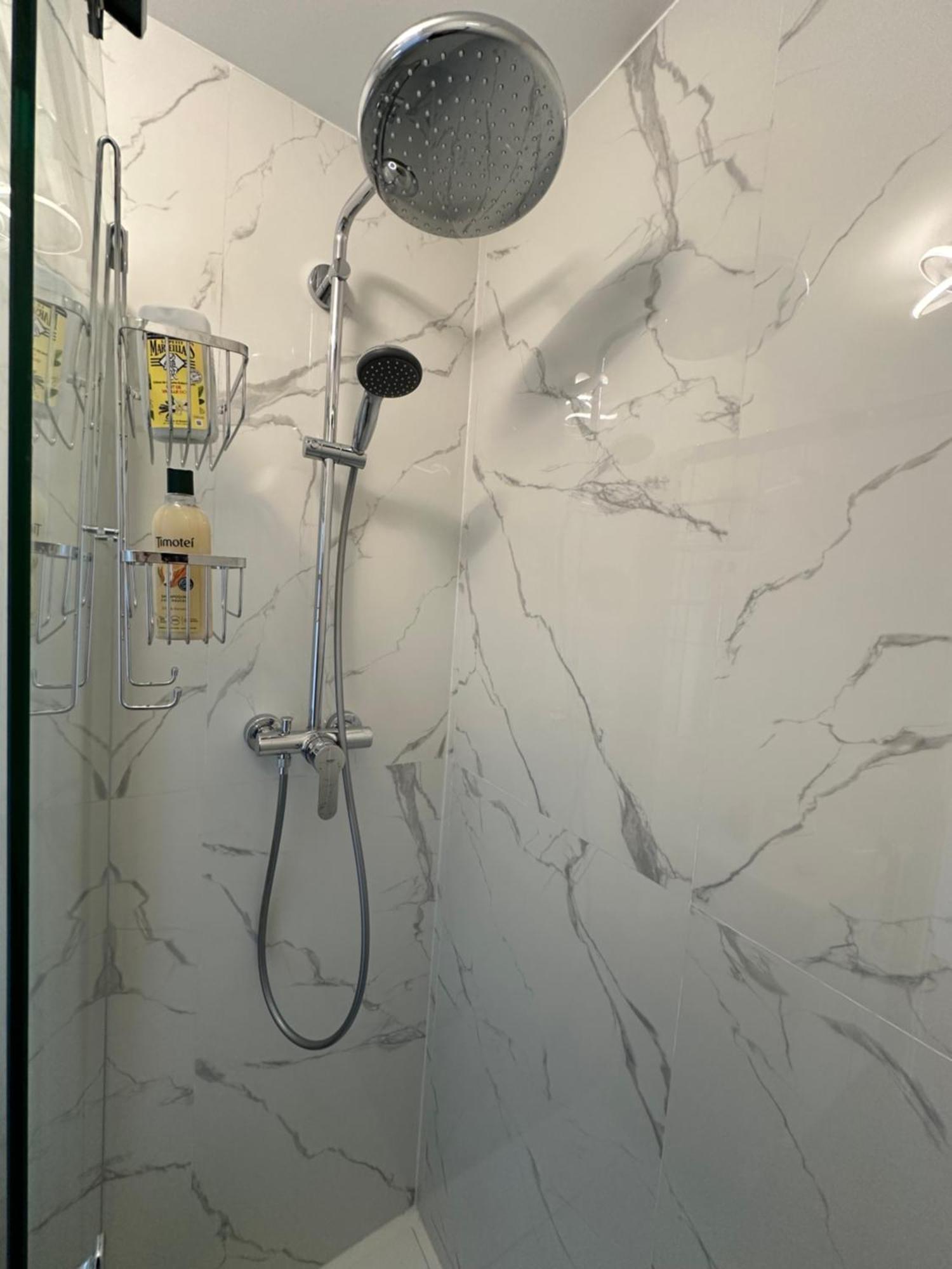 Paris Pantin Magnifique Appartement 4 Pieces De 108M2 Avec 2 Parking Interieur - Tres Cosy Pour 1 A 12 Personnes - Entierement Refait A Neuf Entire Apartment Luxurious And Warm - Pantin Paris 19 Eme Free Wifi Gratuit Екстер'єр фото